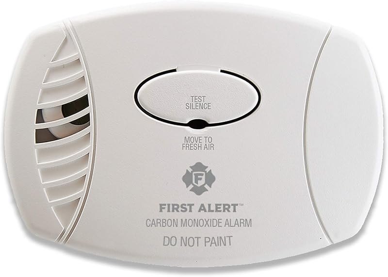 First Alert Plug in Carbon Monoxide Alarm — carbon monoxide detector pack for carbon monoxide detector under 30 budget