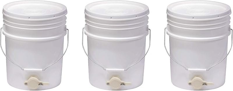 Little Giant 5 Gallon BKT5 Plastic Honey Extractor Bucket with Tight Fitting Lid and Honey Gate Tool for Beekeeping