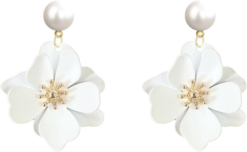 Pearl Flower Stud Earrings for Women Floral Pearl Earrings with Gold Bud Small Studs Hypoallergenic for Her Wedding